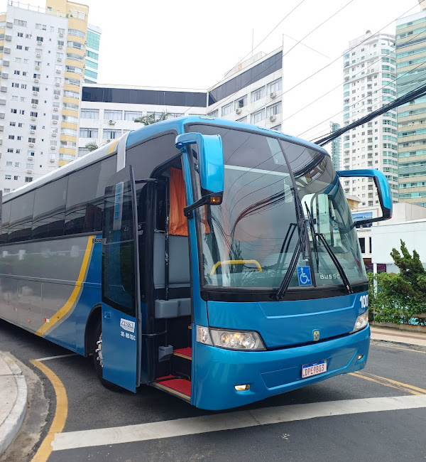 Frota moderna da I9 Mais Transportes garantindo o conforto e segurança no transporte escolar.